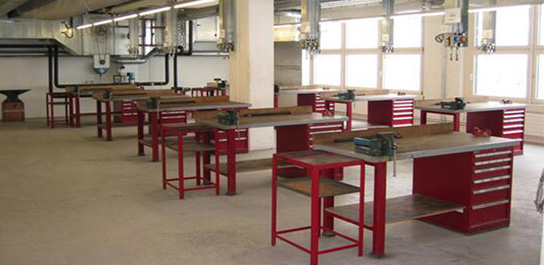 山東發電設備廠使用浦豐柜業鉗工工作臺品質升級 山東發電設備廠使用浦豐柜業鉗工工作臺品質升級