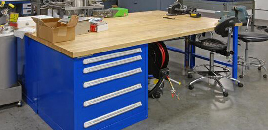 浦豐柜業幫助中國重汽動力公司設計鉗工工作臺 浦豐柜業幫助中國重汽動力公司設計鉗工工作臺